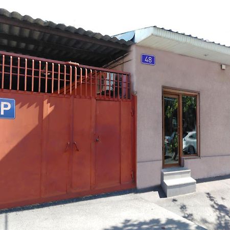 Rest Guest House Ереван Экстерьер фото